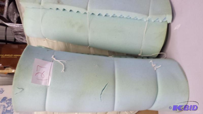 lot 127 image: Lot of 2 - Twin 2 Memory Foam Mattress - damaged
