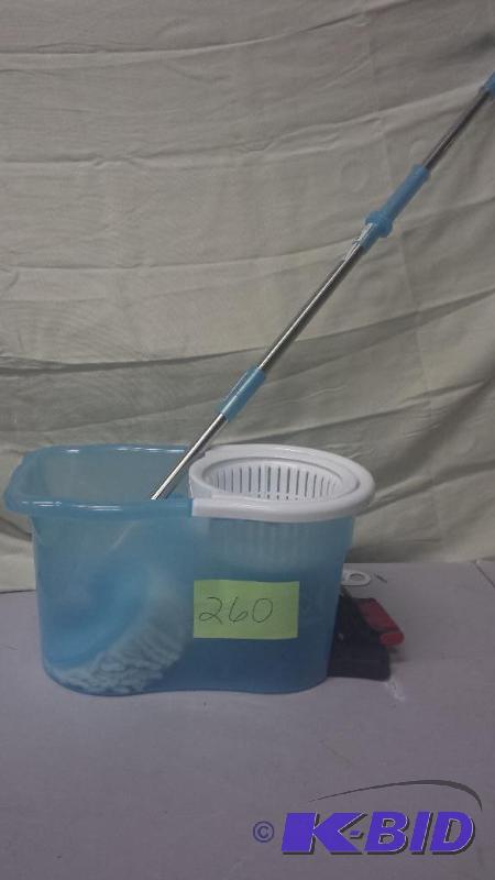 lot 260 image: SpinMaster Mop