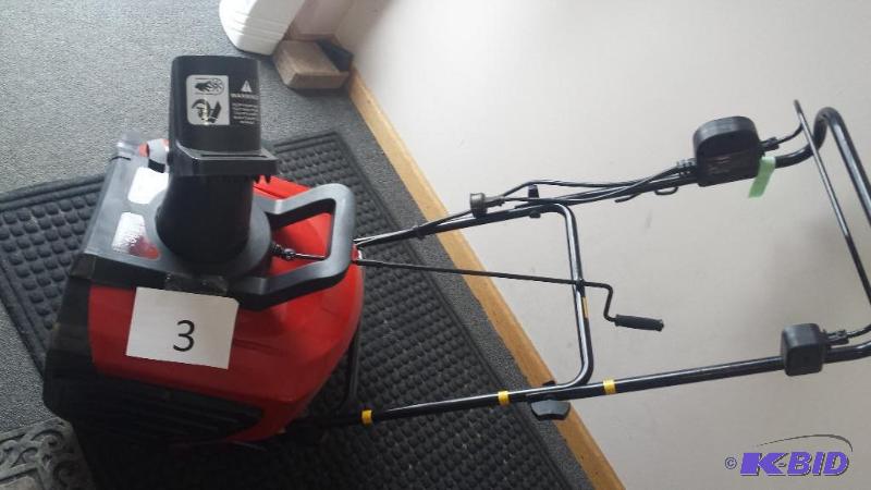 lot 3 image: Power Smart 18  SnowBlower