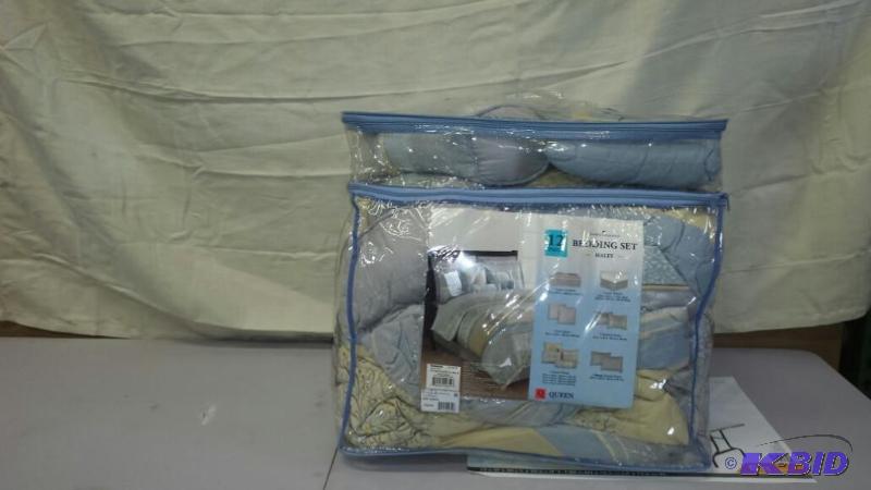 lot 46 image: Home Classic Queen 12 pc Bedding