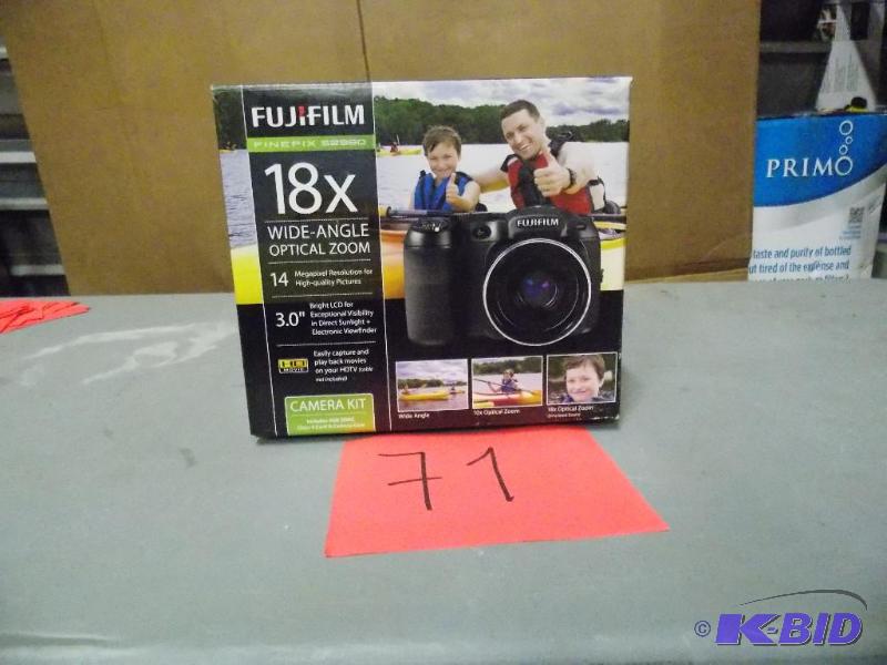 lot 71 image: Fujifilm 18X Wide Angle Zoom - Gives an error message