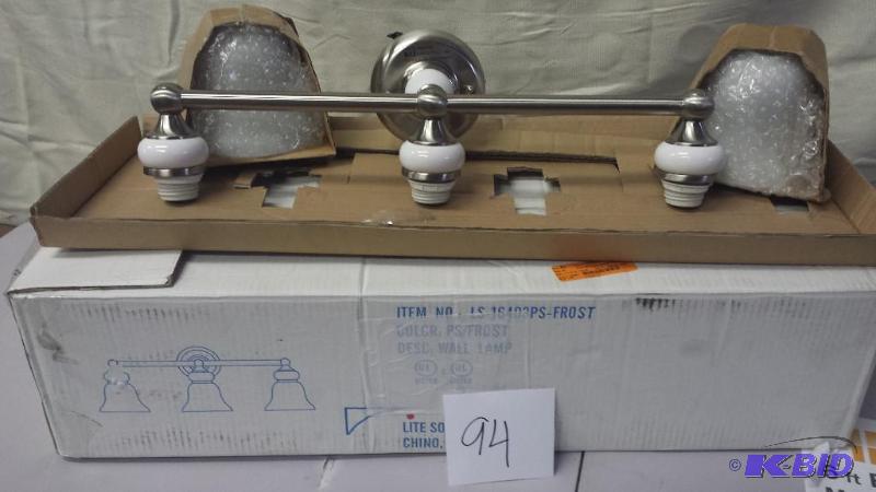 lot 94 image: Princeton Bathroom Wall Lamp - Missing 1 Shade