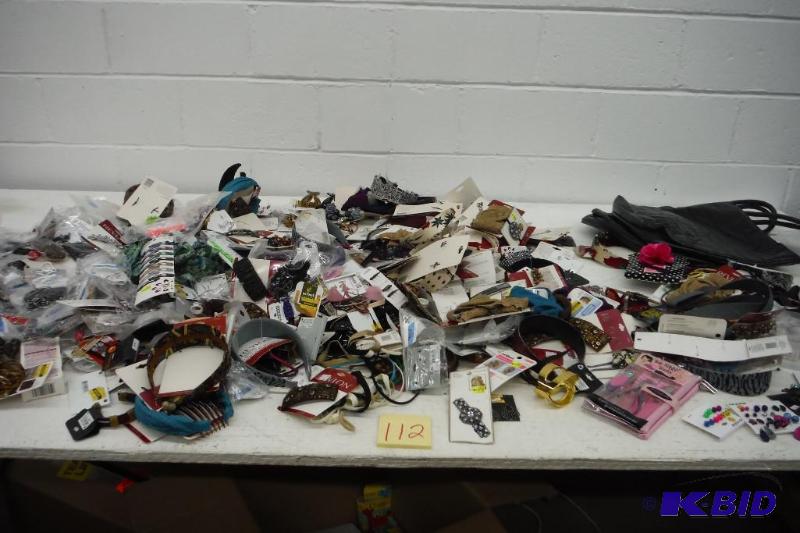 Lot of 300 Beauty Accessories