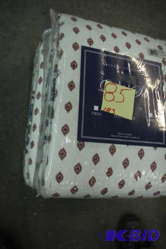 Lot of 2 king sized quilt sets