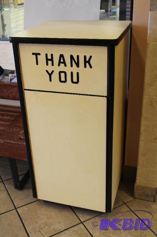 Tray And Trash Podium 36 Gallons Trash Recept...