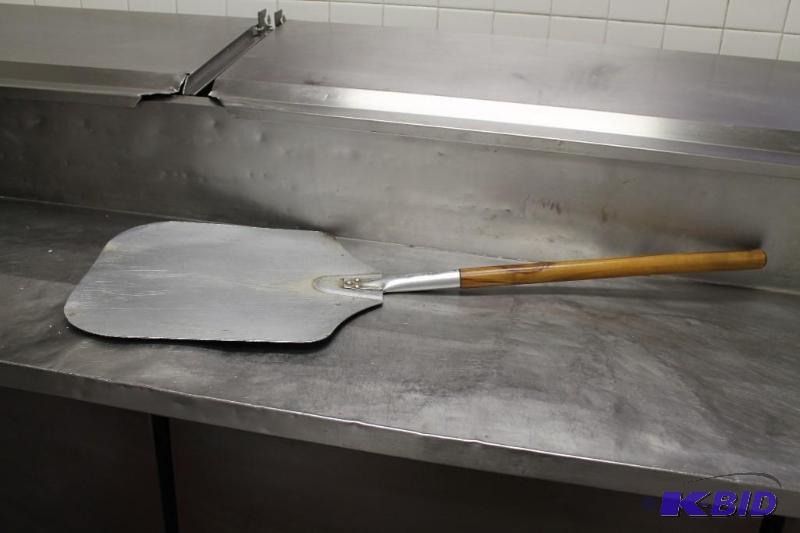 Bull Long Handled Pizza Peel &nbsp...