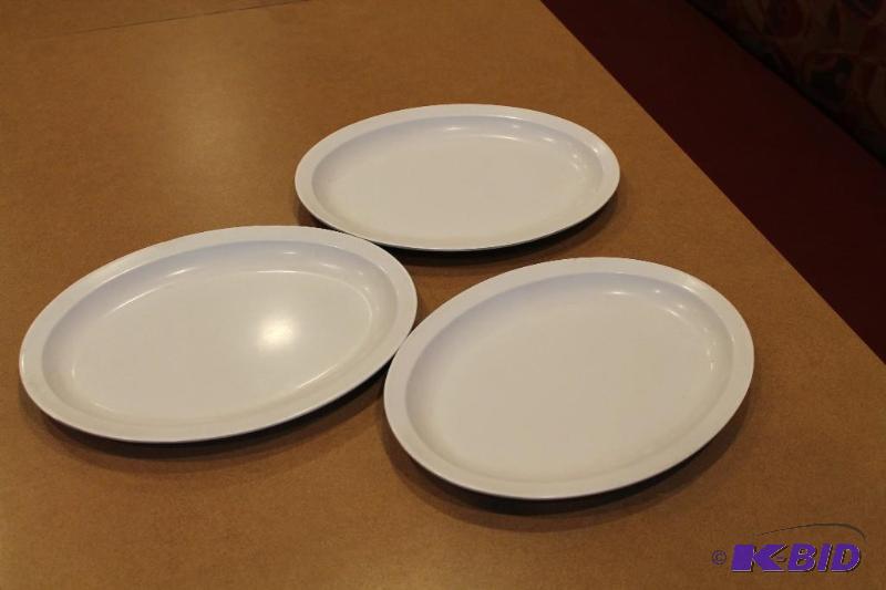 Lot Of 6 Pieces Of Oval Plastic Dishes 13&quo...