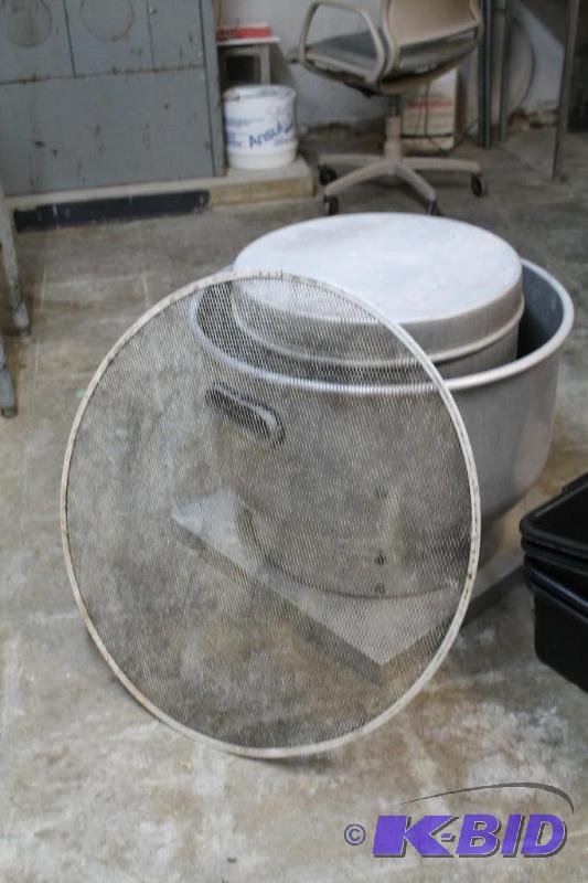 &nbspXXL Pizza Screen 28&quot Diameter...