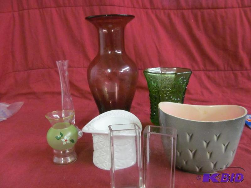 lot 115 image: Vase