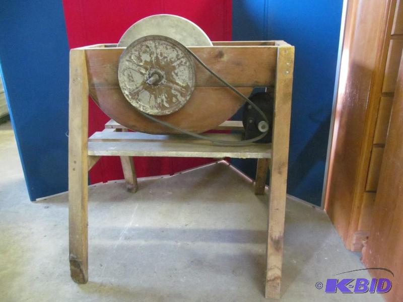 lot 135 image: Tool
