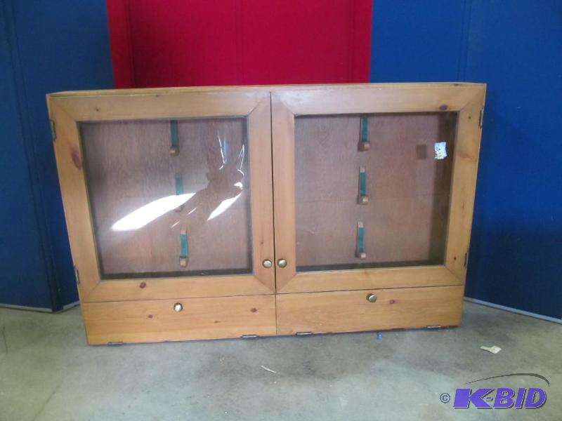 lot 140 image: Cabinet