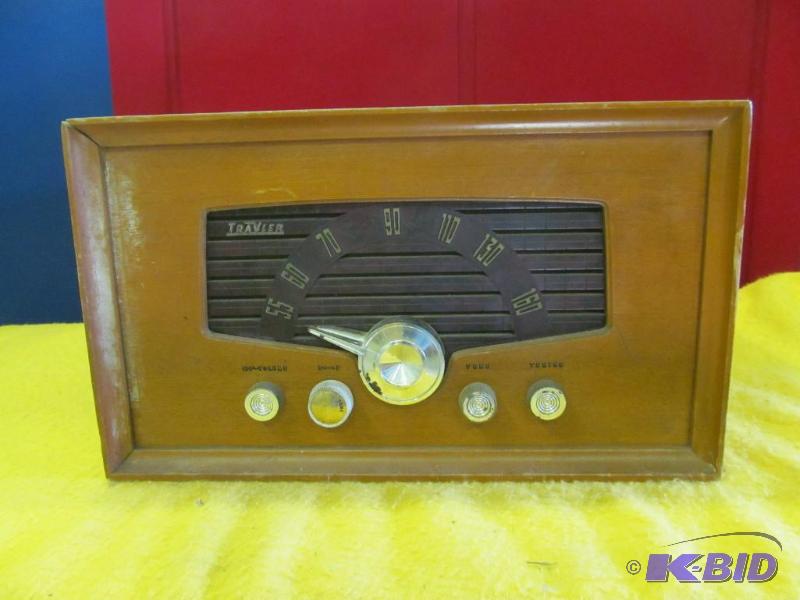 lot 154 image: Radio