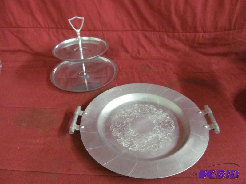 lot 59 image: Tray