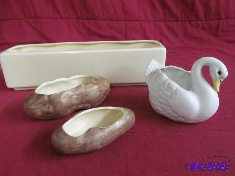 lot 60 image: Planter
