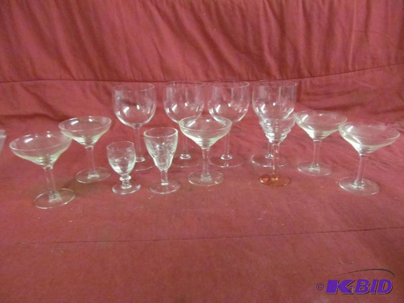lot 64 image: Glasses