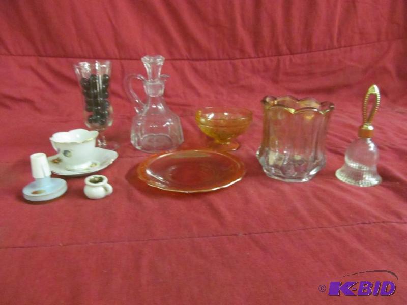 lot 80 image: Depression Glass