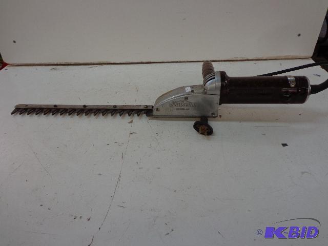 lot 110 image: Vintage Hedge Trimmers   Made by Sunbeam  Mod...