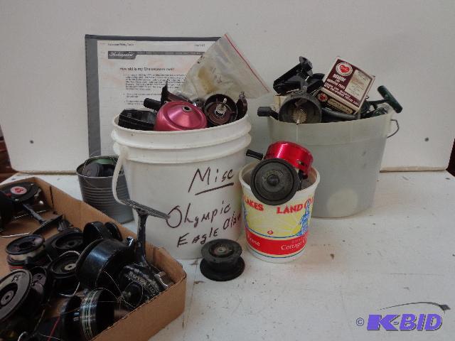 lot 114 image: Parts and Pieces   Old 80s Era Fishing Reels...