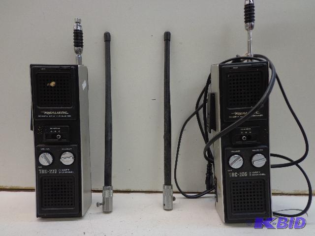 lot 25 image: Realistic Band Transceiver   Walkie Talkie  T...