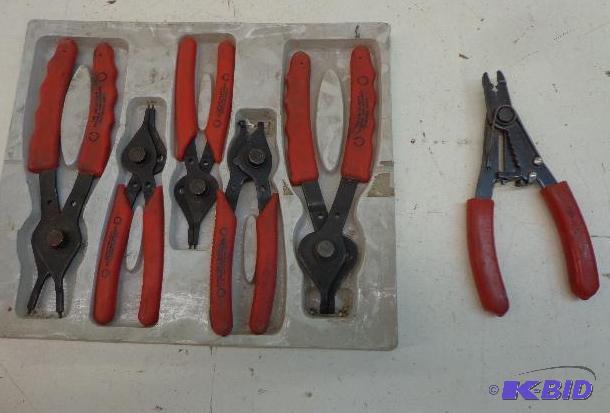 lot 47 image: Snap Ring Pliers    Set of 6  Various No...