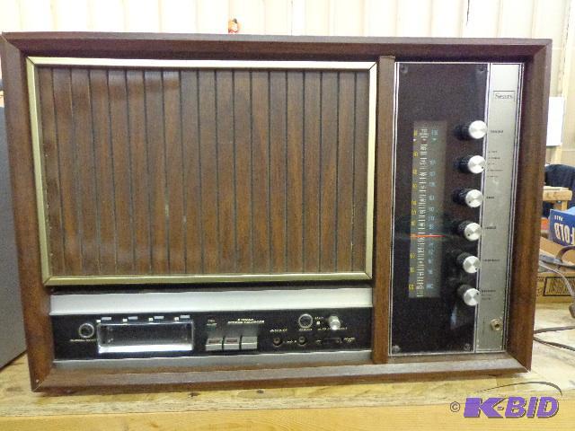lot 60 image: Vintage 8 Track StereoRadio   Sears Brand  A...
