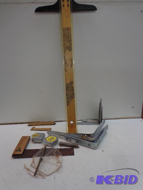 lot 70 image: Assortment of Tools   Assorted L Brackets  Me...