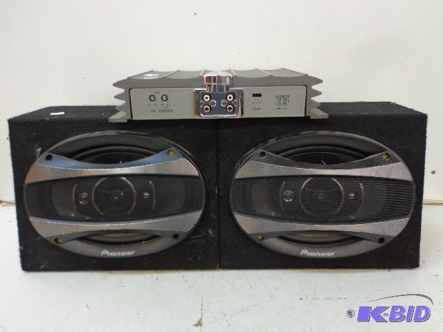 lot 75 image: Pioneer 2 Channel Amp   Model #XRUC  26"...