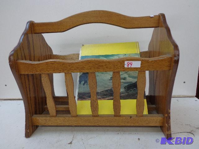 lot 89 image: Magazine Rack   15" T x 17" W x 10&...