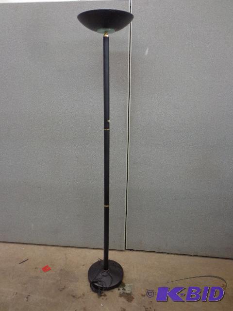lot 9 image: Standing Lamp   6 Tall  Black  500 Watt Halo...