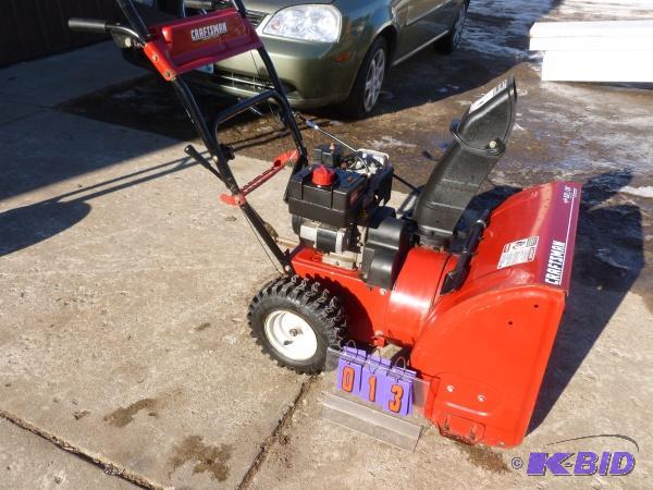 lot 13 image: Craftsman 5.5 hp 24" cut gas powered sno...