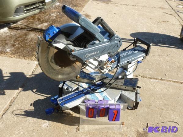 lot 7 image: Kobalt 12" sliding compound miter saw wi...