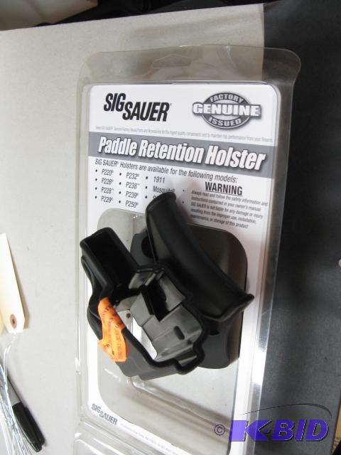lot 29 image: Sig Sauer retention hoster, P250...
