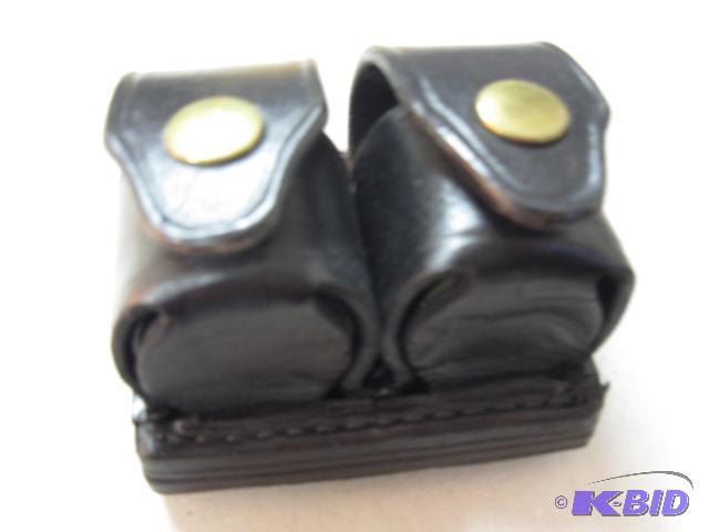 lot 33 image: Speedloader holster, Safariland 370-2-6HS Com...