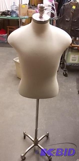 lot 2 image: Ralph Lauren Mannequin...