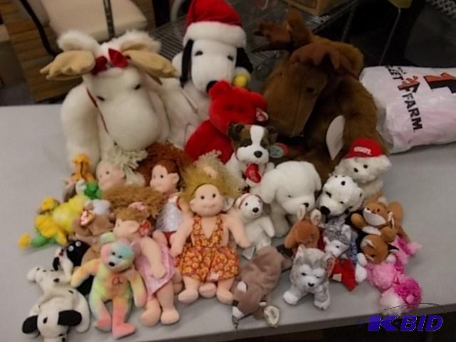 lot 54 image: Box Lot Of Stuffed Animals Mostly TY...