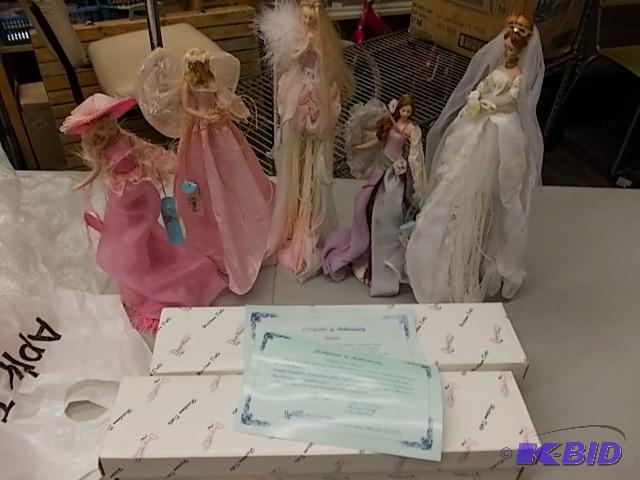 lot 56 image: 5-Heirloom Collector Dolls With Display Stand...