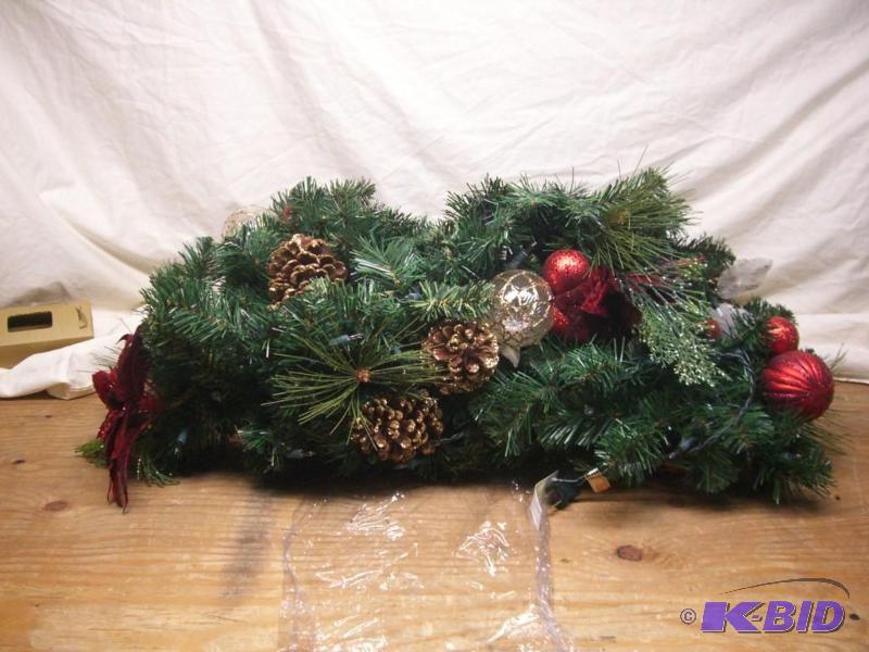9 Decorated Garland