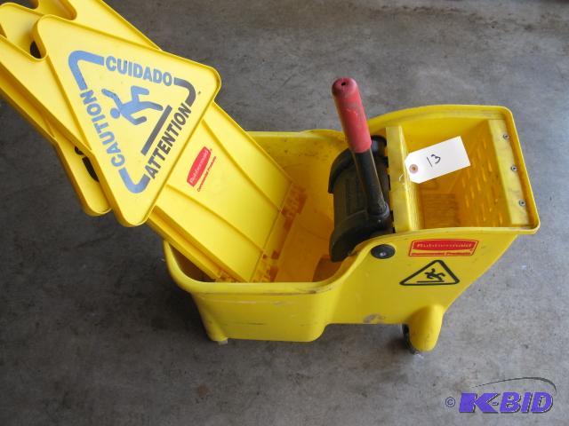 Mop bucket and ringer combo...