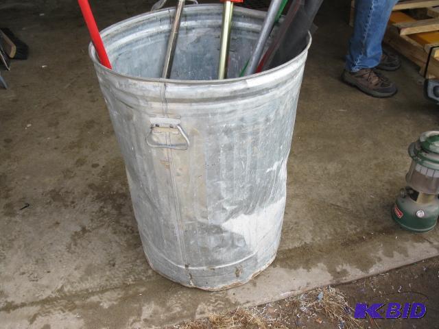 Garbage can with contents...