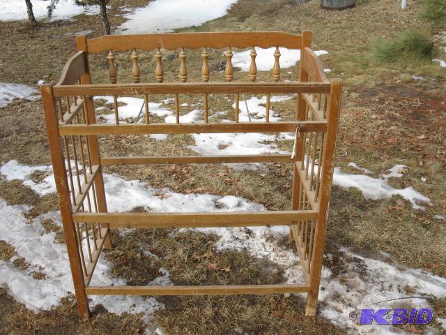 Vintage baby changing table, pieces missing, ...
