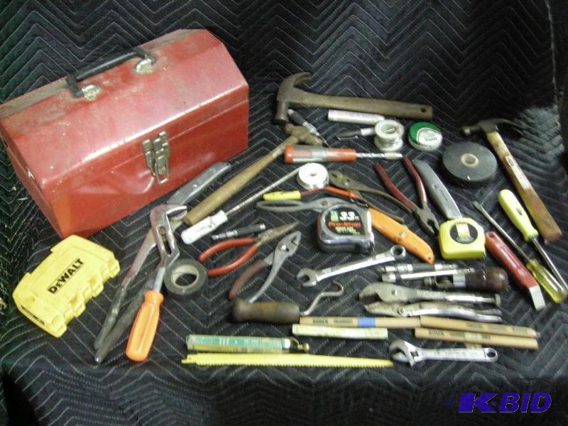 lot 131 image: Toolbox with tools
