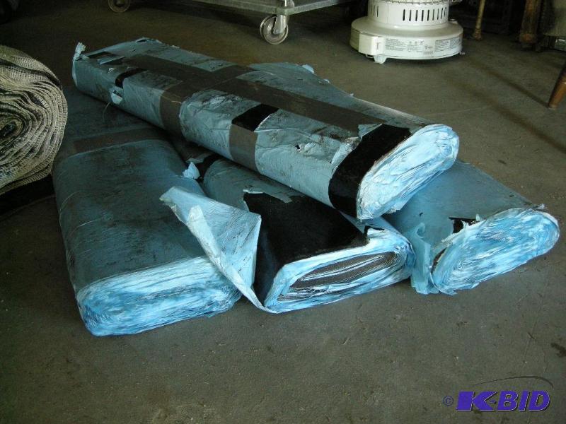 lot 15 image: 4 rolls Ice & Water