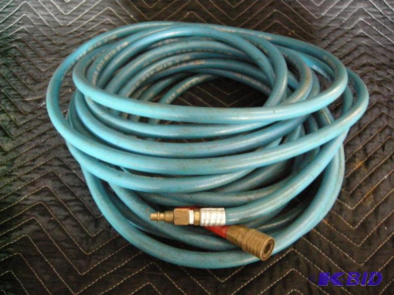lot 25 image: 50 air hose