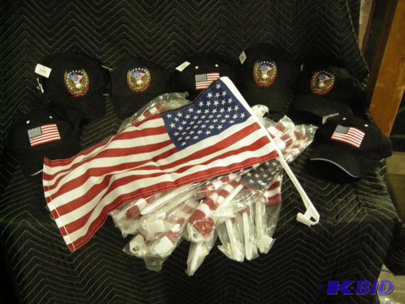 lot 37 image: 22 clip-on flags