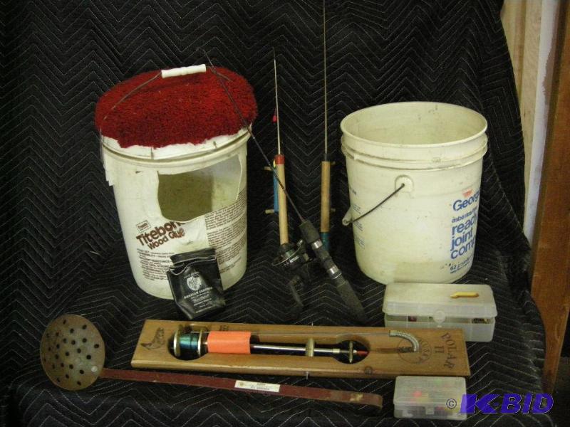 lot 56 image: Ice fishing supplies