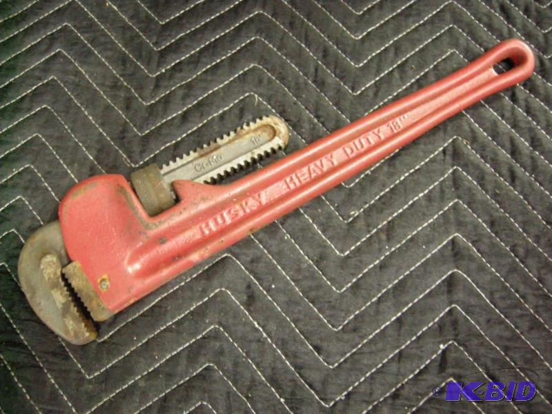 lot 64 image: Husky HD 18 pipe wrench