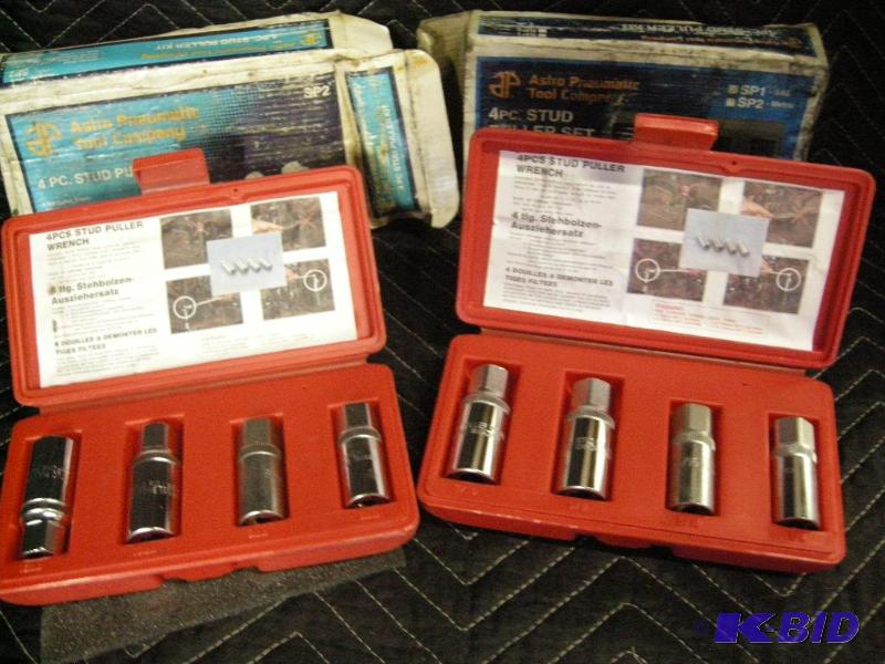 lot 67 image: 2 Stud puller sets