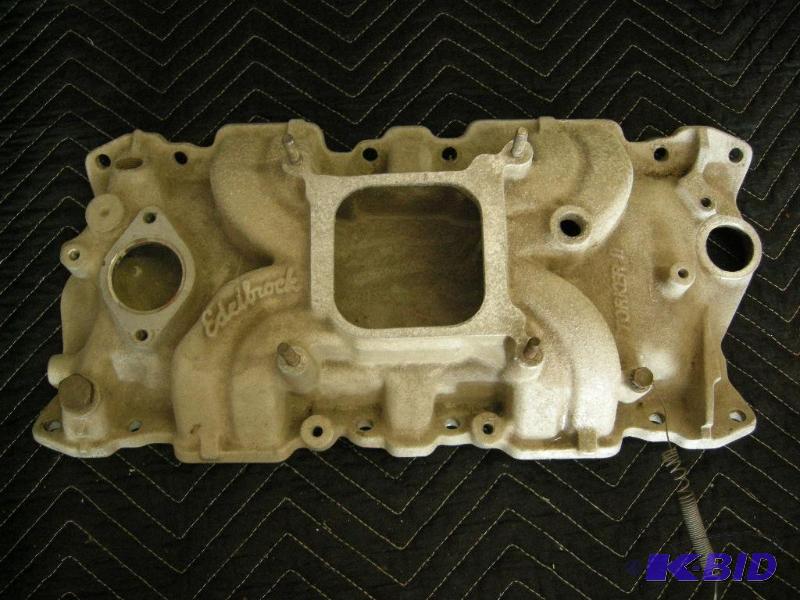 lot 74 image: Edelbrock Torker II manifold