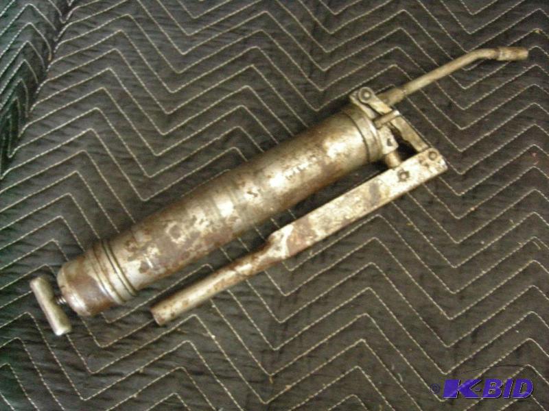 lot 82 image: Standard grease gun