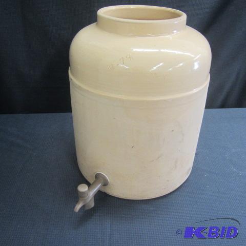 Crockery Dispenser